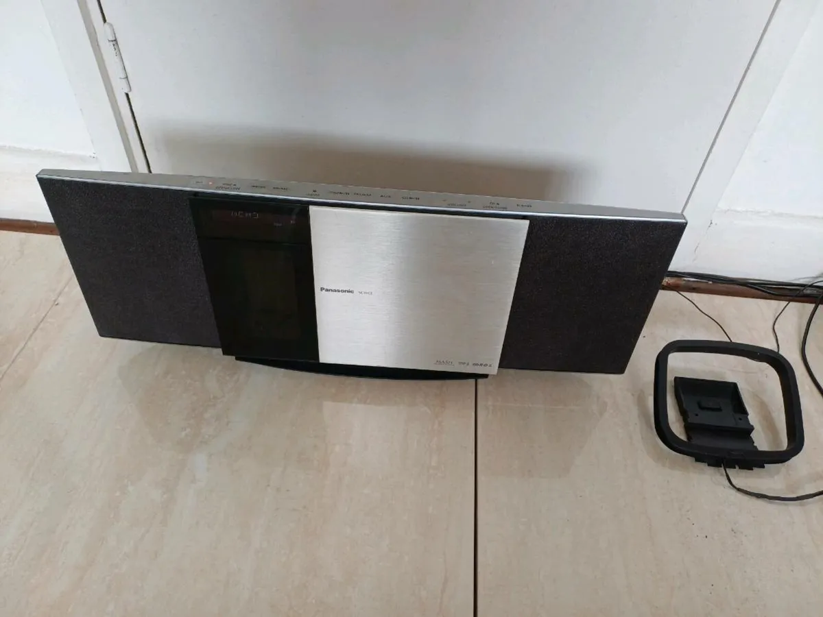 Panasonic iDOC. CD player am fm radio - Image 1