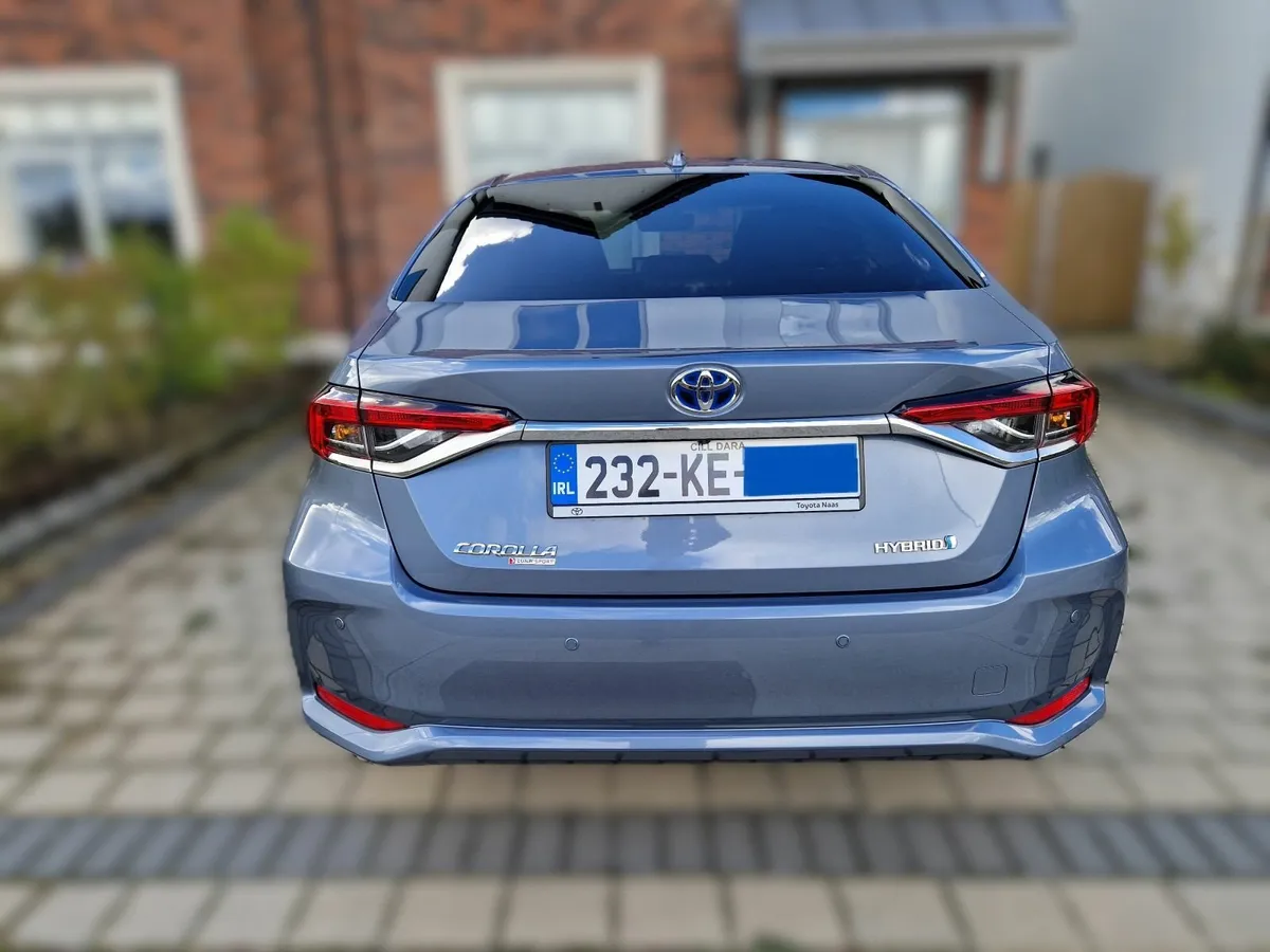 Toyota Corolla Luna Sport Saloon Hybrid 2023 - Image 4