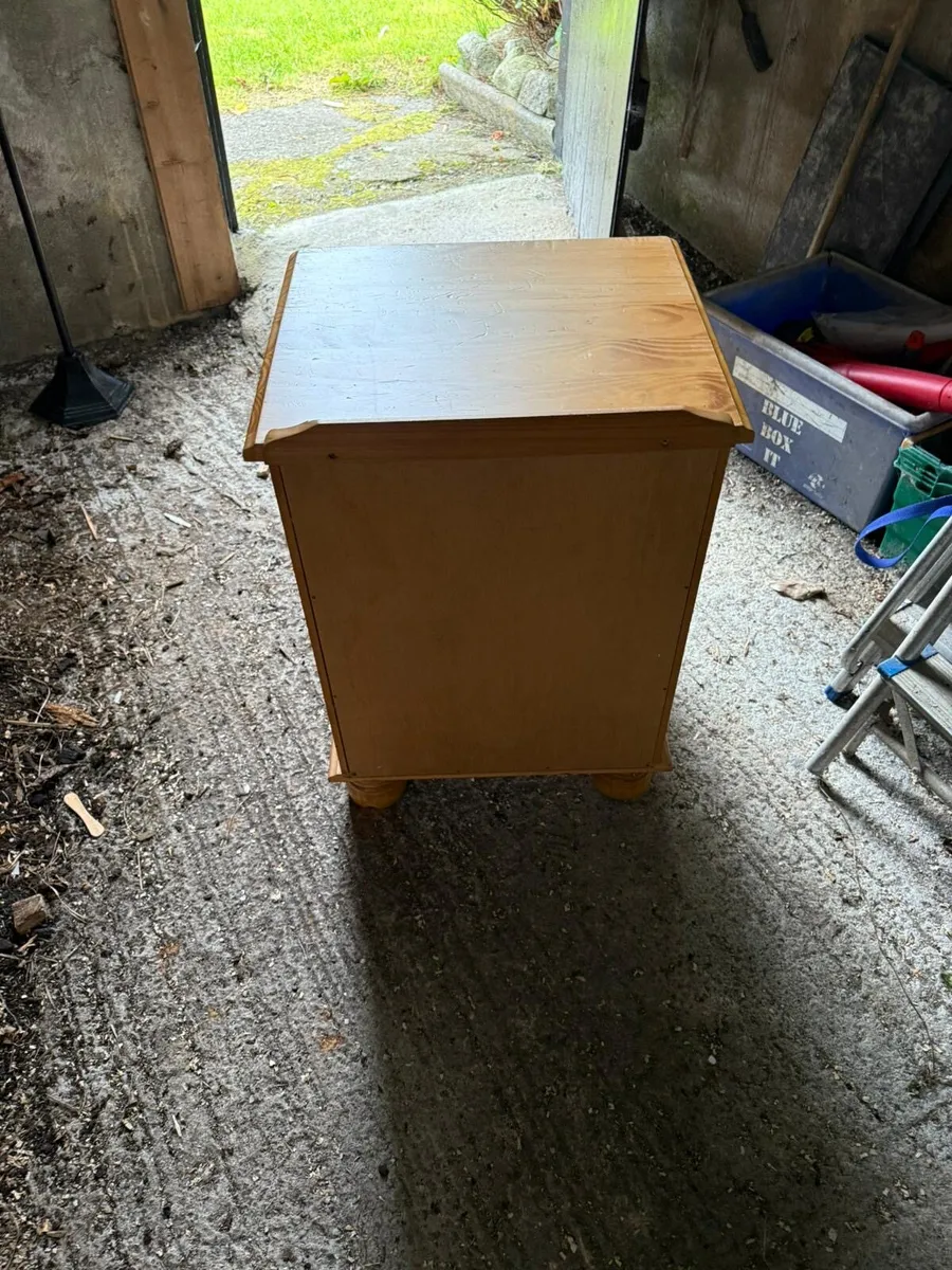 Pine bedside locker - Image 2