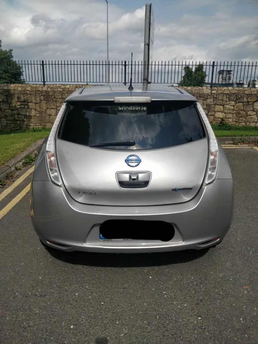 Nissan Leaf 2017 SVE 30kw 6kw Charge - Image 3