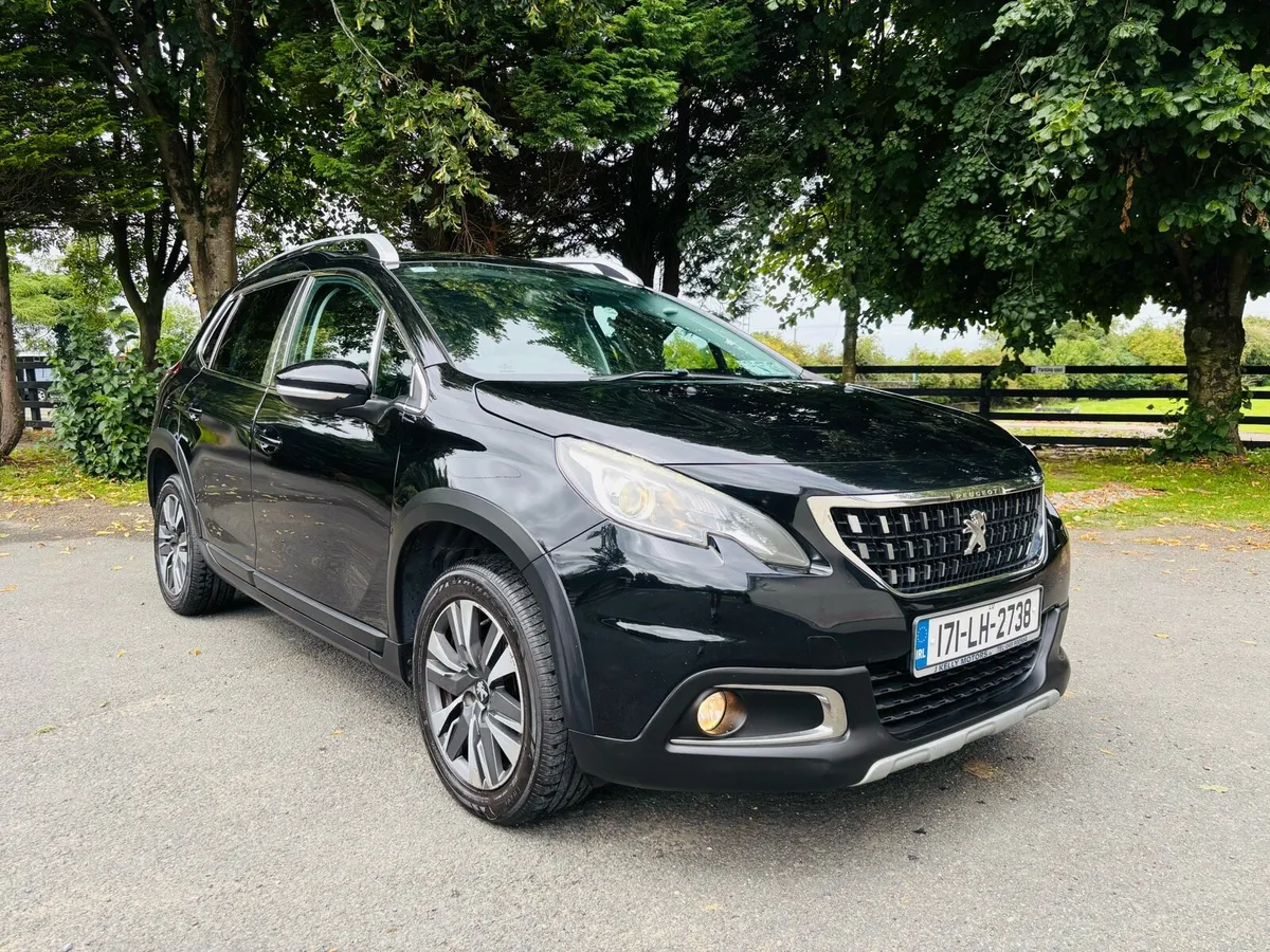 Peugeot 2008 AUTOMATIC 1.2 PURE TECH ALLURE - Image 2