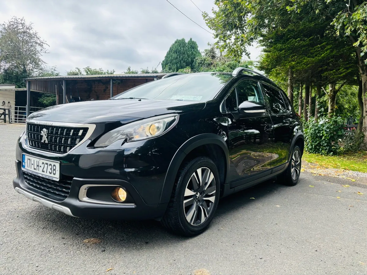 Peugeot 2008 AUTOMATIC 1.2 PURE TECH ALLURE - Image 3