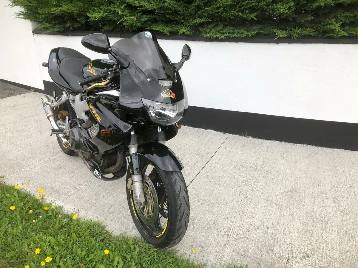 Honda vtr firestorm 1000cc - Image 2