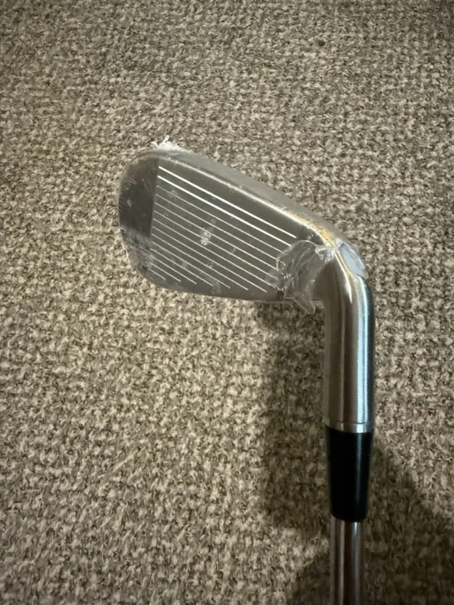 Callaway XR Single 7 Iron Left Handed Elevate Reg - Image 1