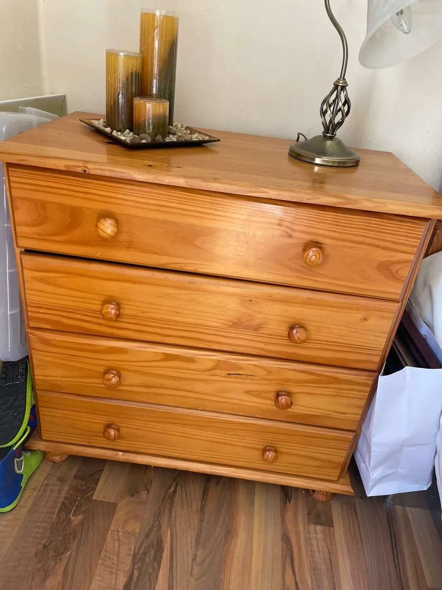 Bedside chest of drawers