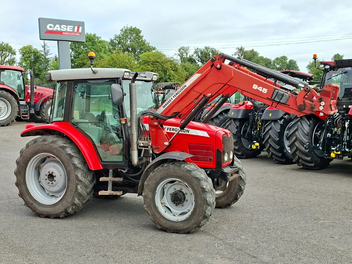 MASSEY FERGUSON 5455 & LOADER - Image 2