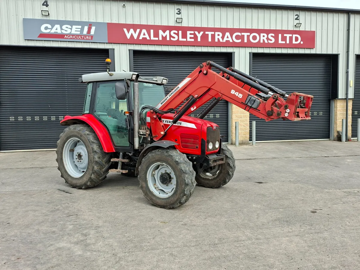 MASSEY FERGUSON 5455 & LOADER - Image 1