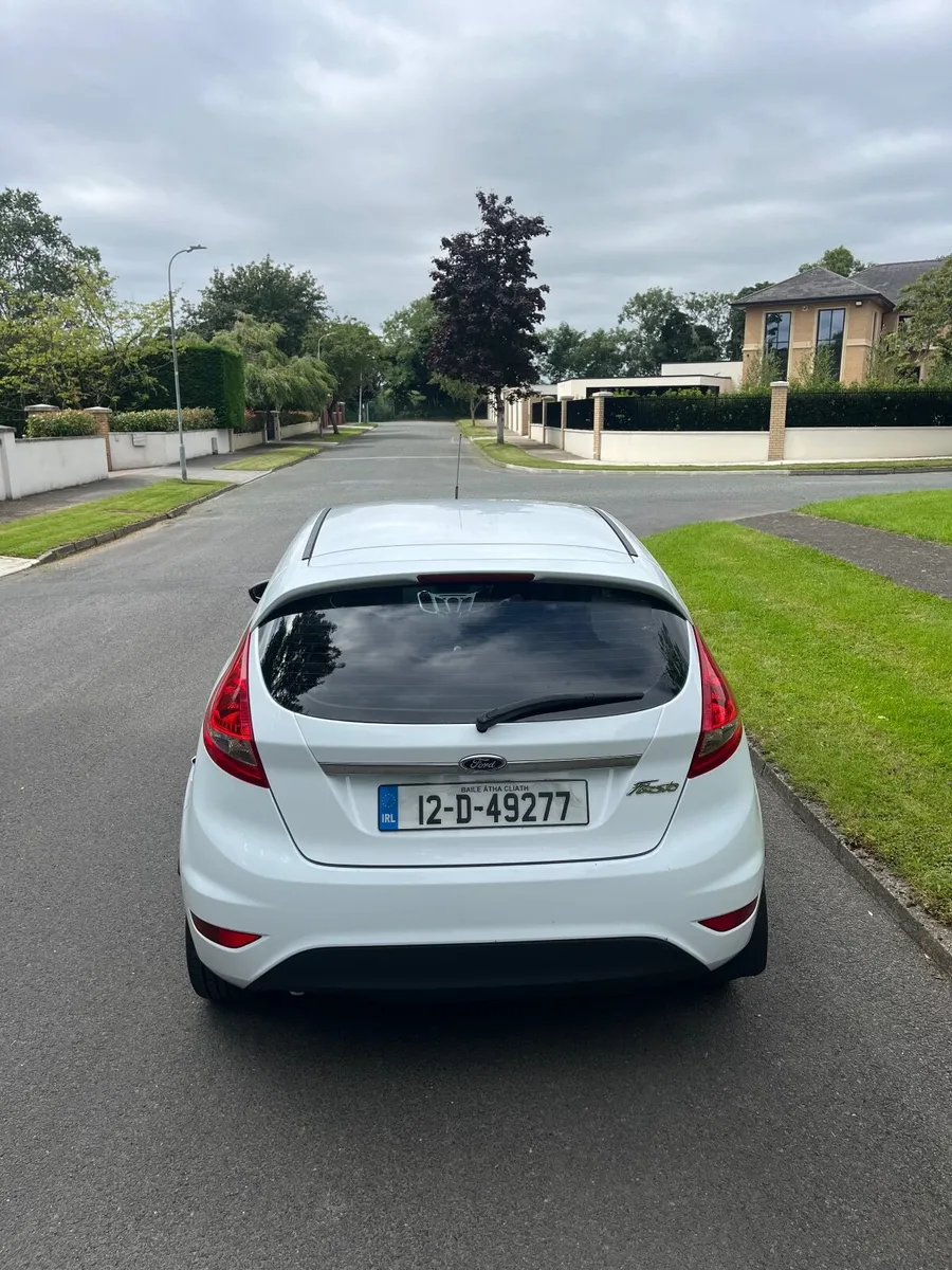 Ford Fiesta Zetec 2012 - Image 2