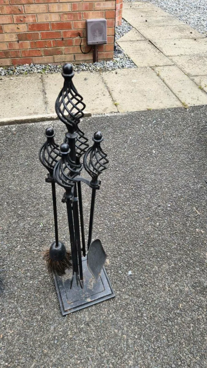 Large fireplace tools set - Image 1