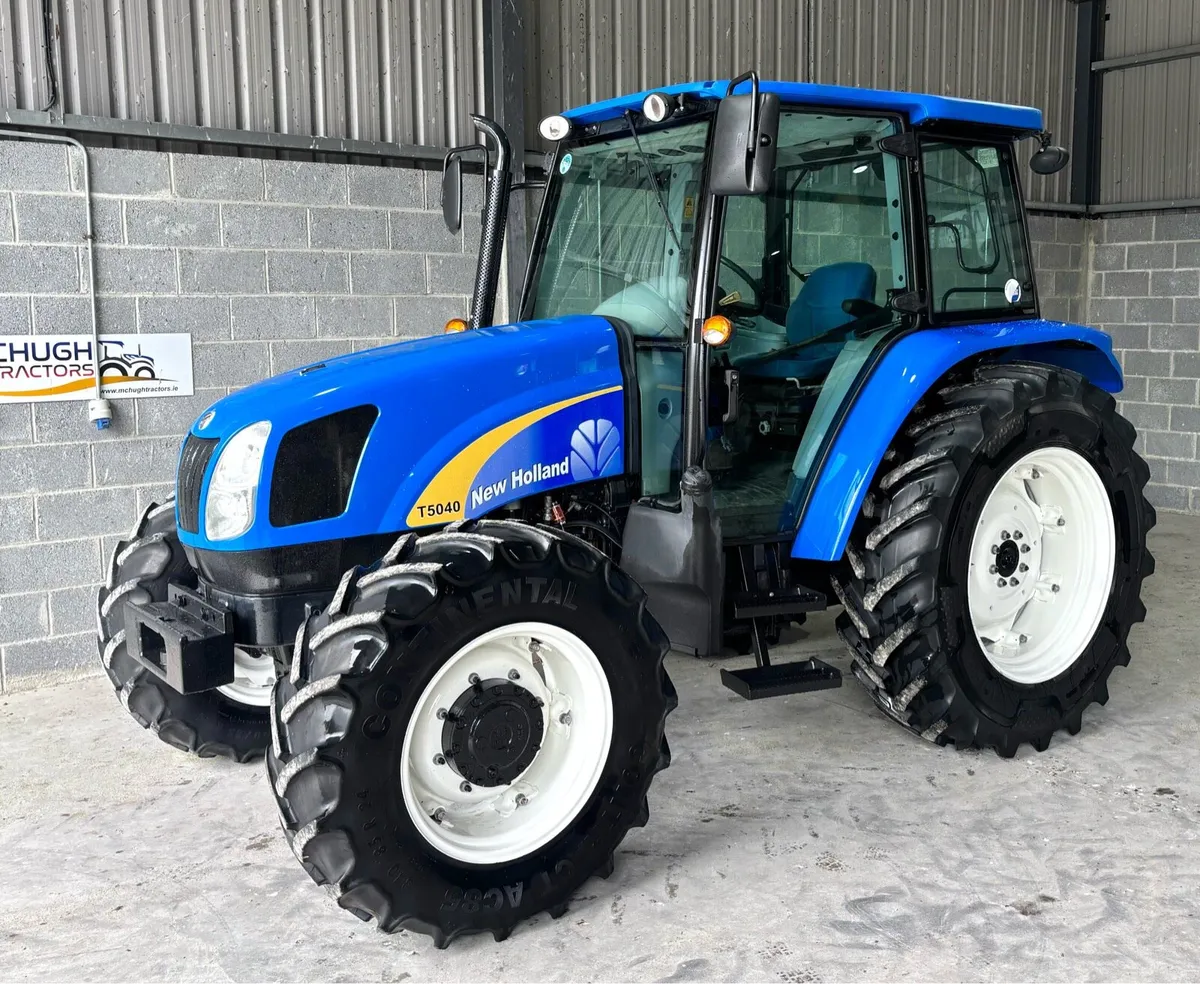 NEW HOLLAND T5040 ***4000 hours*** - Image 1
