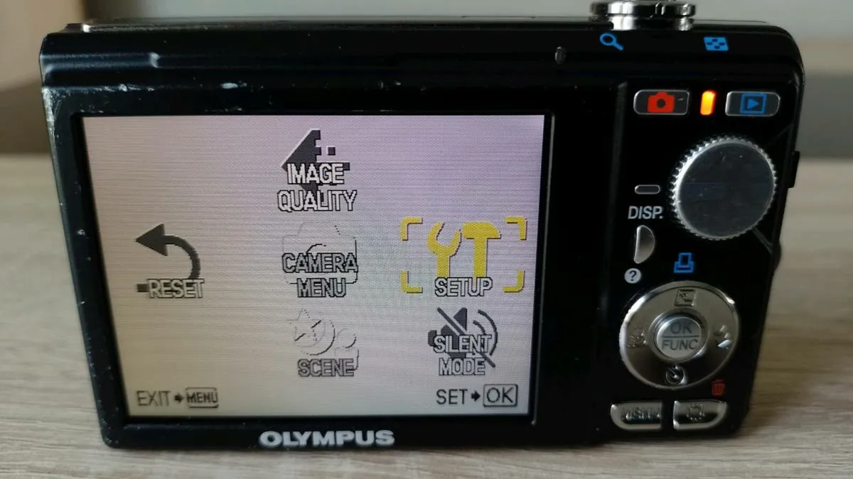 Olympus X-880  Digital Camera - Image 4