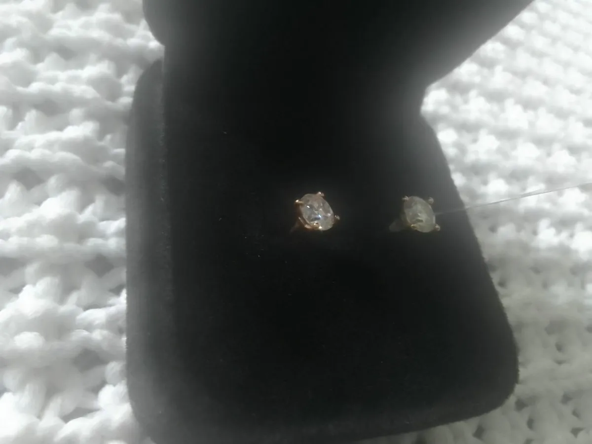 STERLING SILVER GOLD MOSSINITE STUD EARRINGS NEW - Image 4