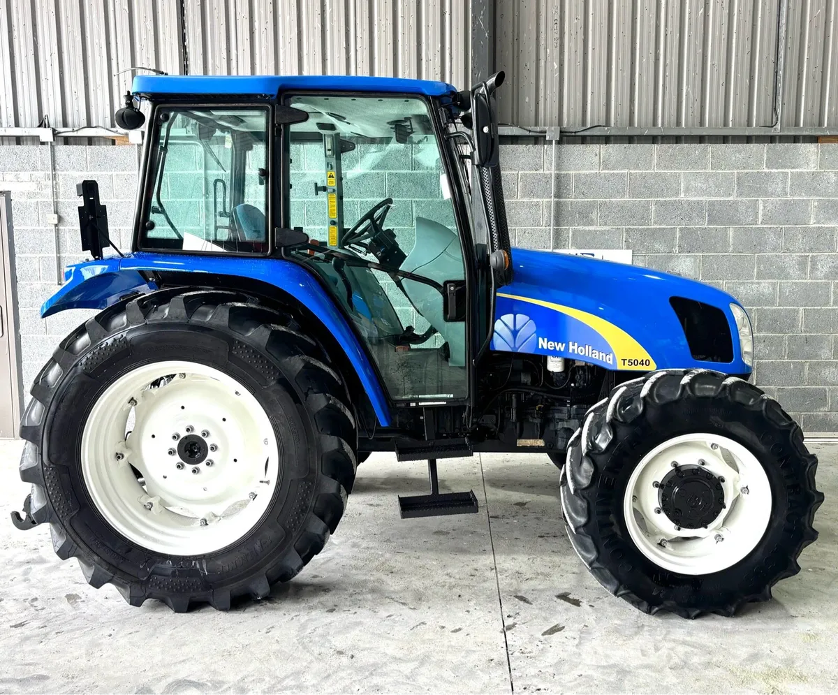 NEW HOLLAND T5040 ***4000 hours*** - Image 4