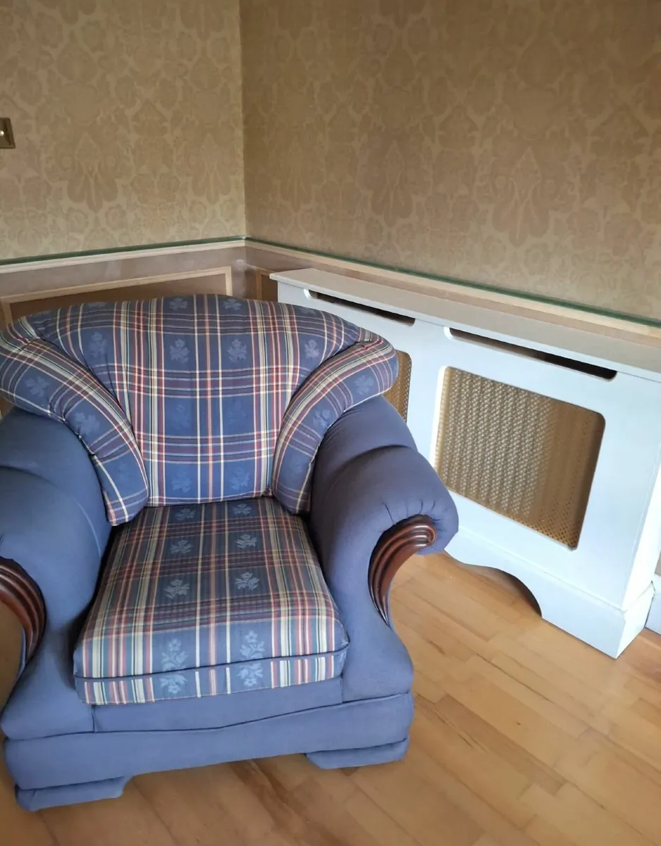 Classic 3 Sofa set - Image 2