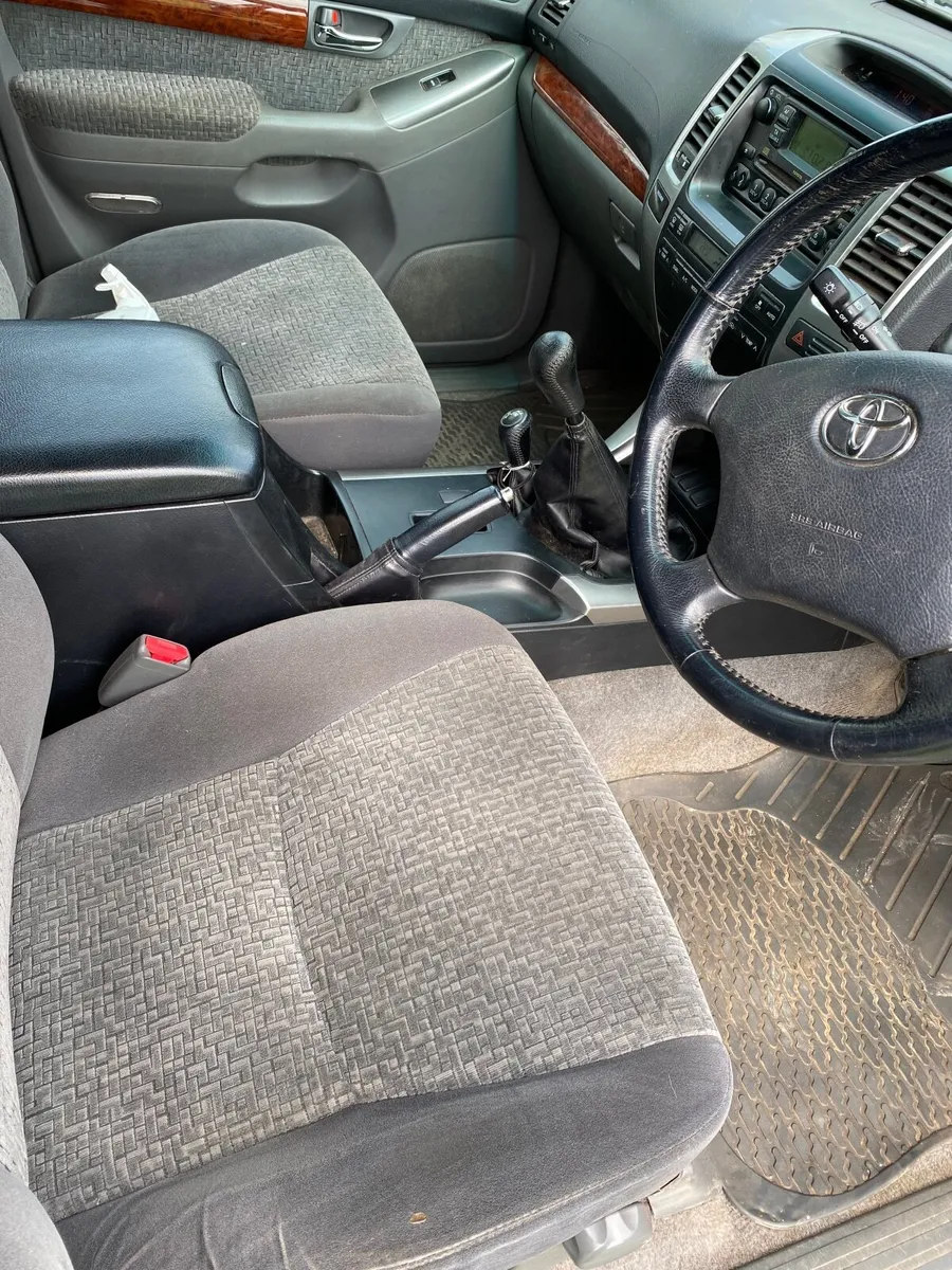 Toyota Land Cruiser - Image 3