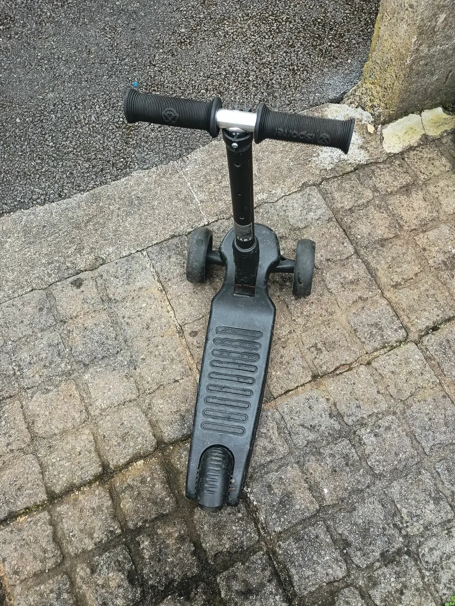 Kids scooter black - Image 1