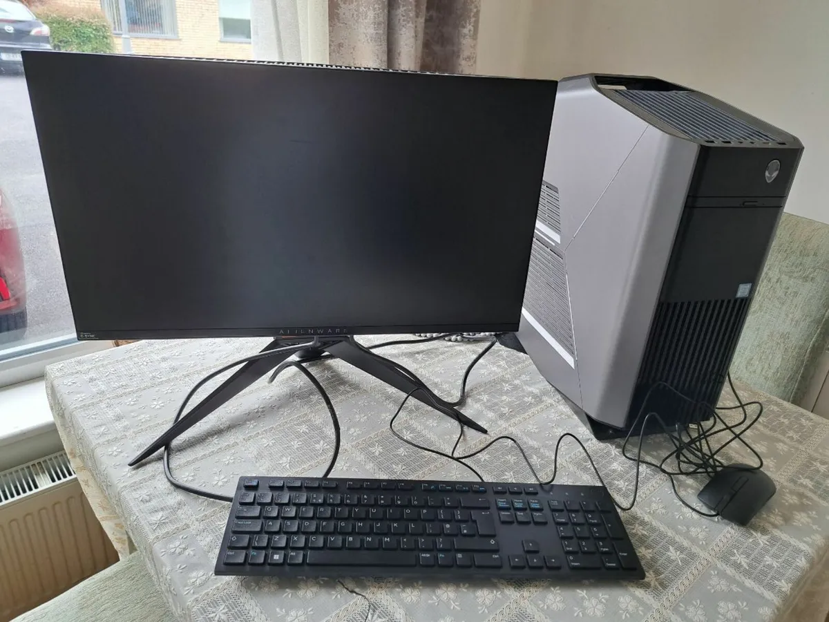 Alienware Aurora R8 - Powerful Gaming Desktop with - Image 1