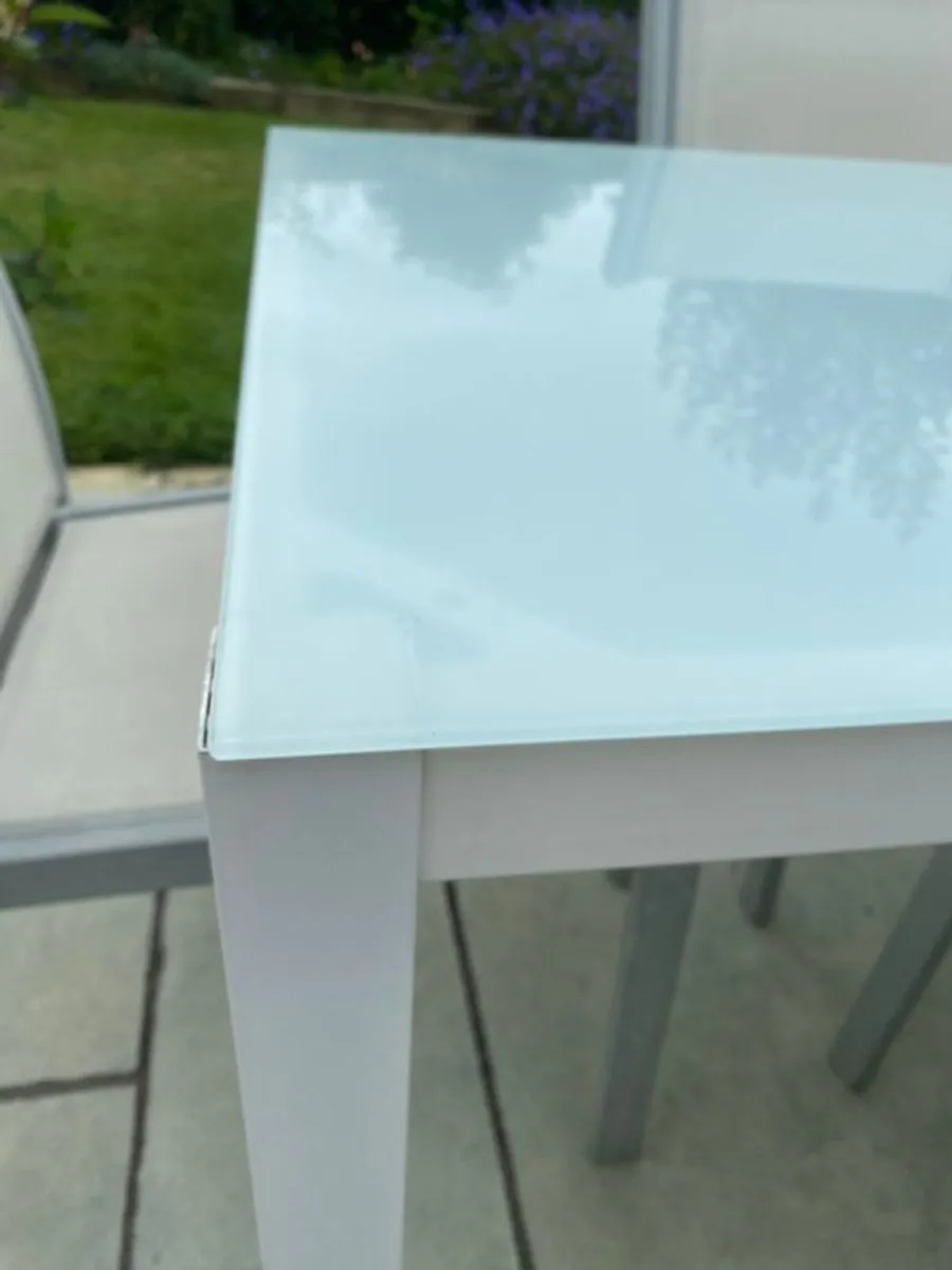 Garden table - Image 4