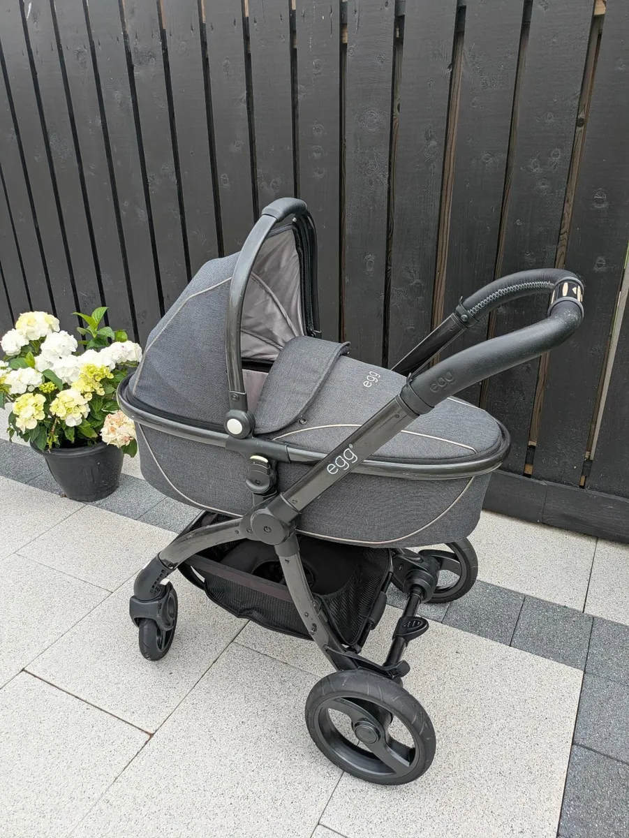 Complete Egg Travel System Bundle – Carbon Grey - Image 2
