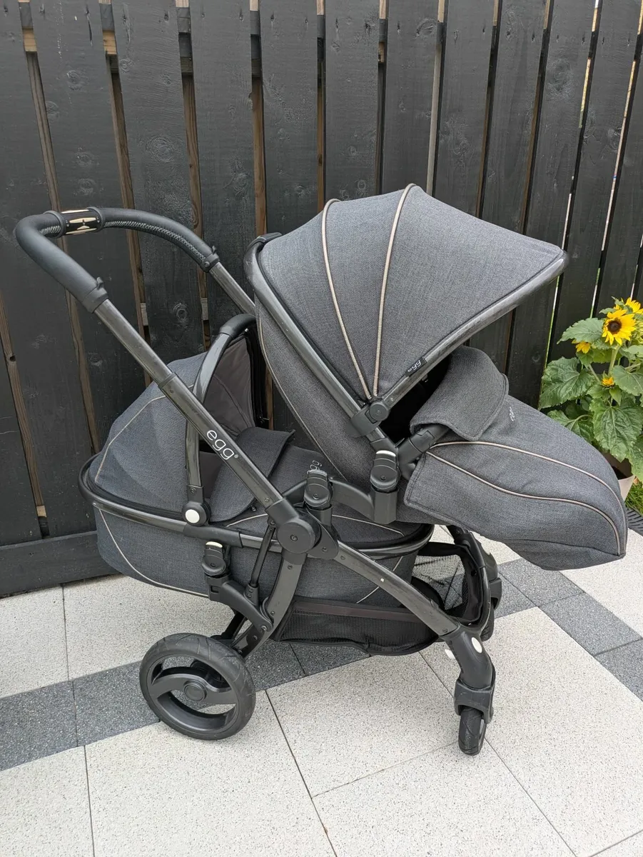 Complete Egg Travel System Bundle – Carbon Grey - Image 1