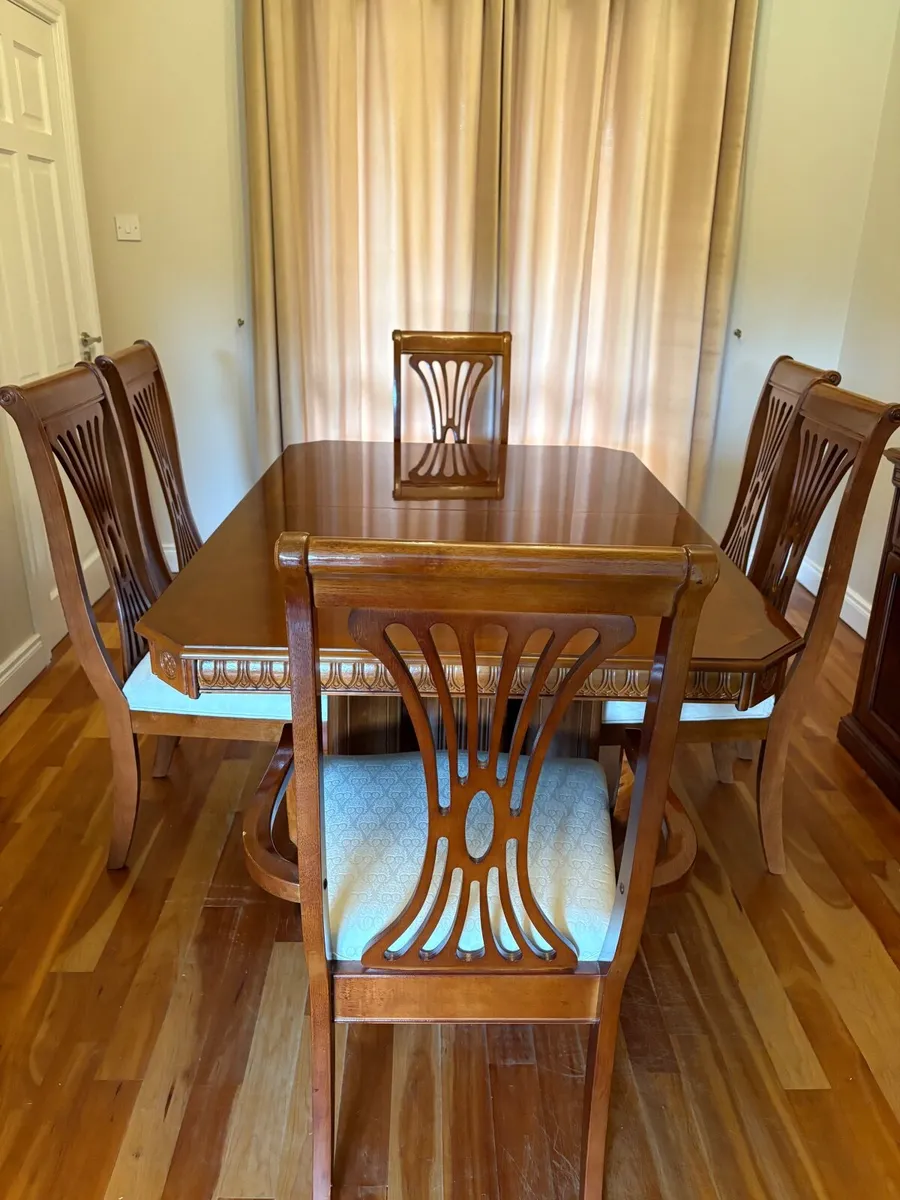 Dining room table and chairs - Image 1