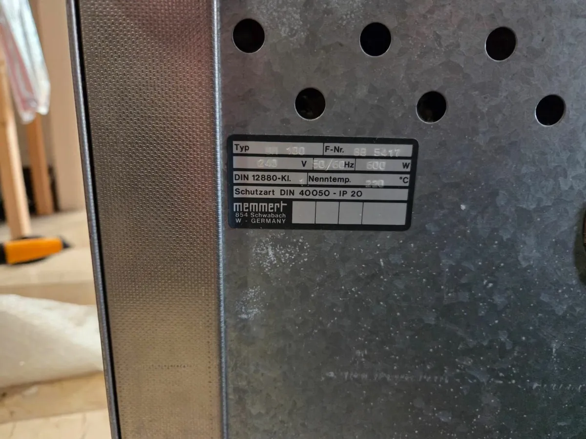 Memmert UM 100 Laboratory Oven - Image 2