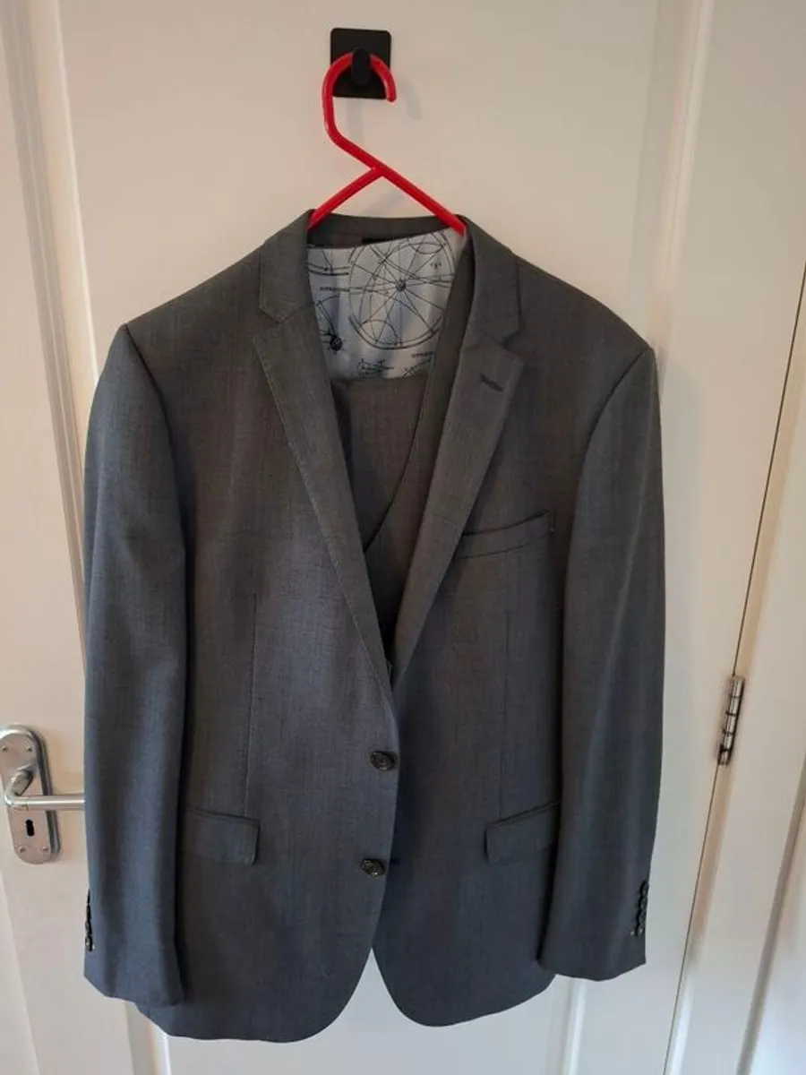 Remus Uomo Suit - Image 1