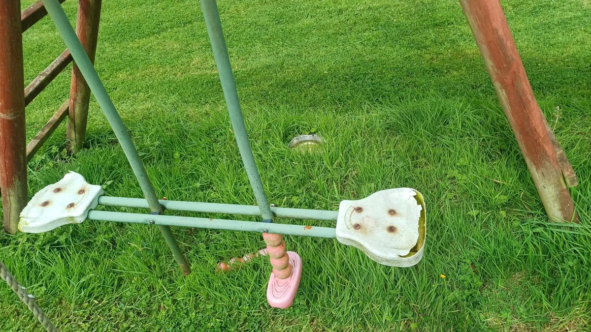 Swing set - Image 4
