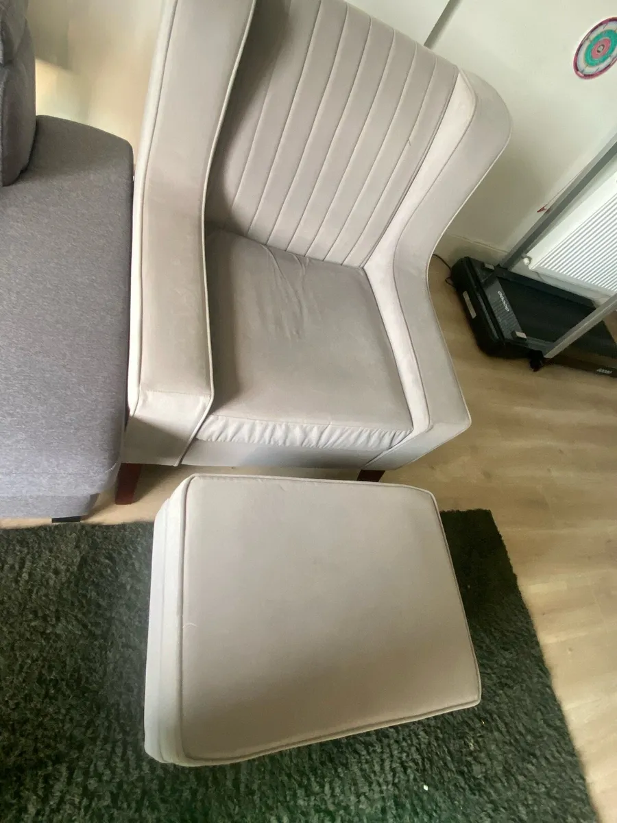 Armchair and footstool set - Image 2