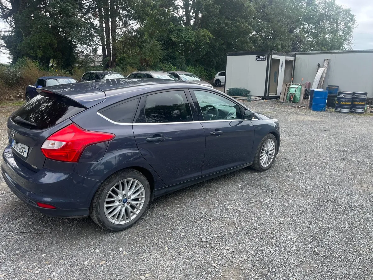 Ford Focus 2012 - Image 2