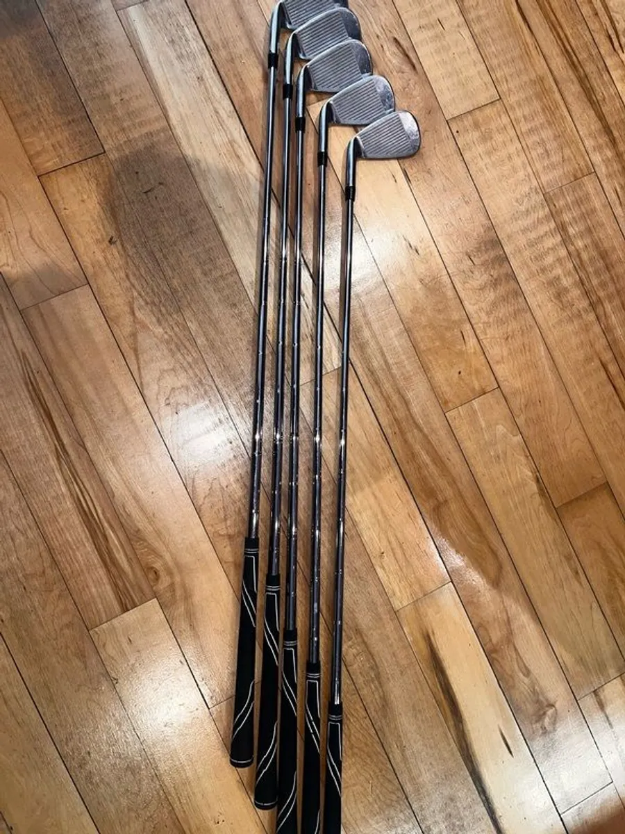 Wilson Tour RX Iron Set Right Hand - Image 1