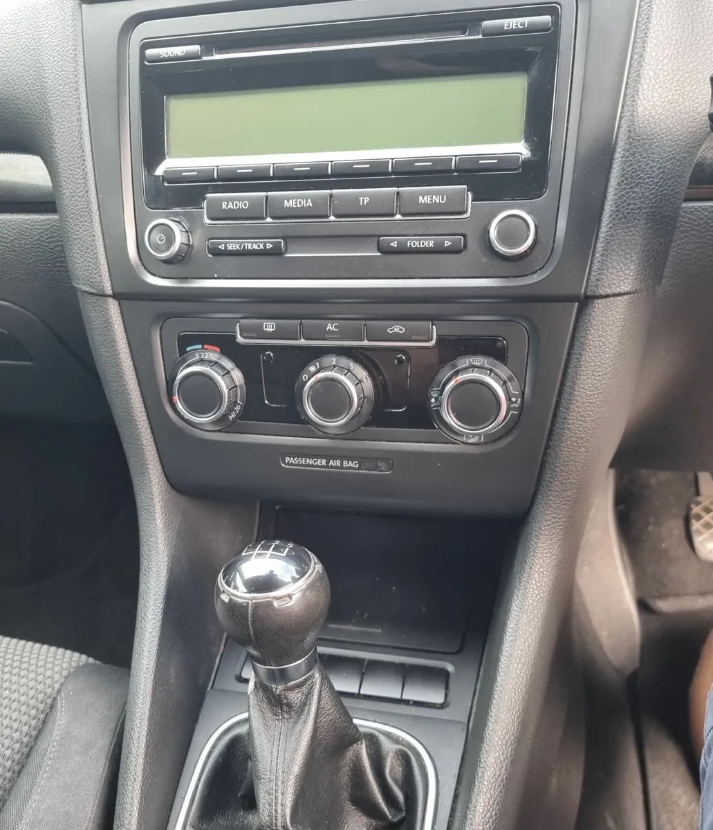 Volkswagen Golf 2009 - Image 4