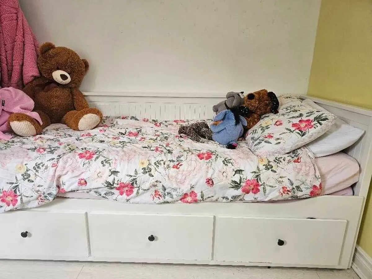 ikea day bed - Image 2
