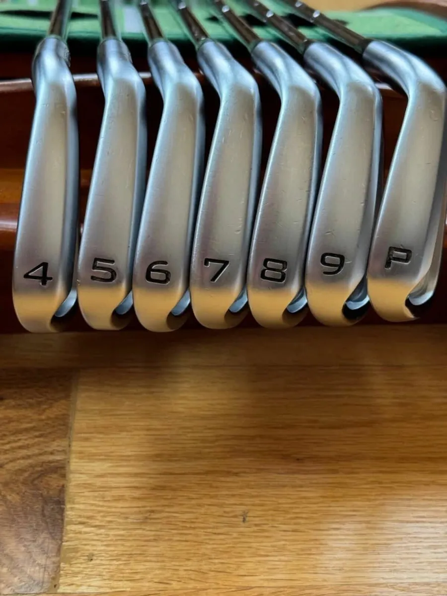 Bettinardi CB24 forged 4-PW. DG mid100 stiff shaft - Image 1