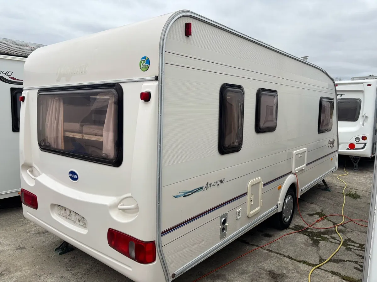 Bailey pageant 5 berth family caravan - Image 3