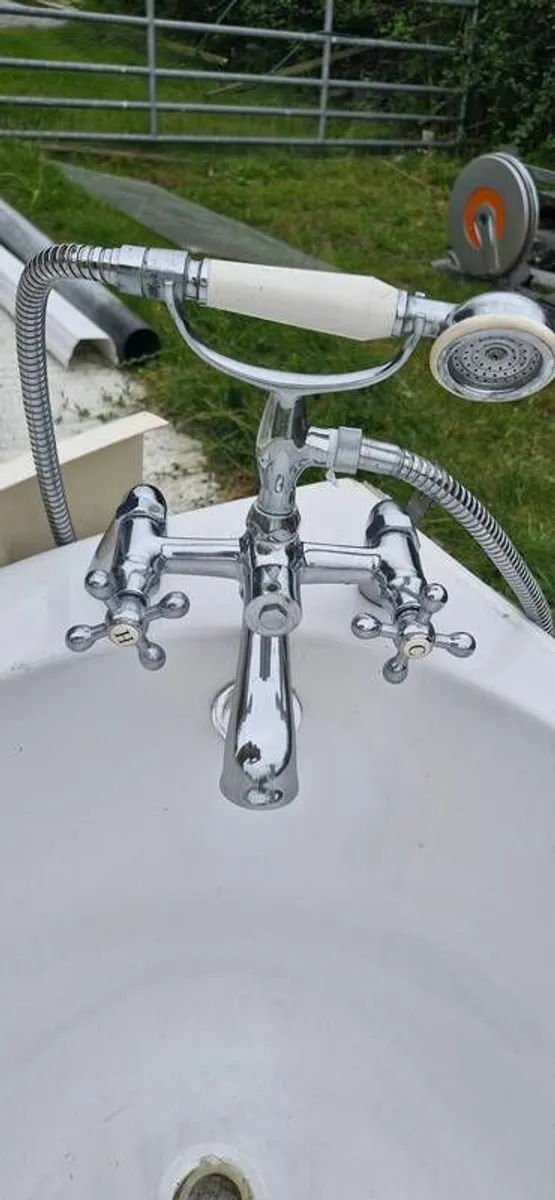 corner jacuzzi bath - Image 2