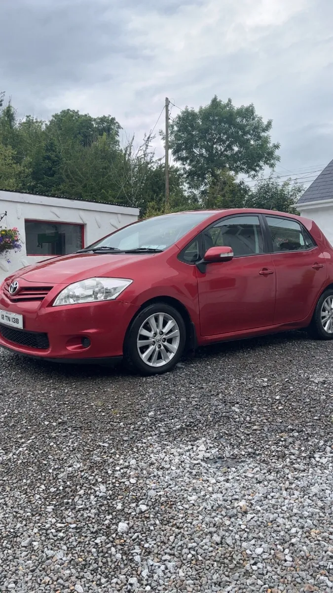 Toyota Auris 2012 - Image 1