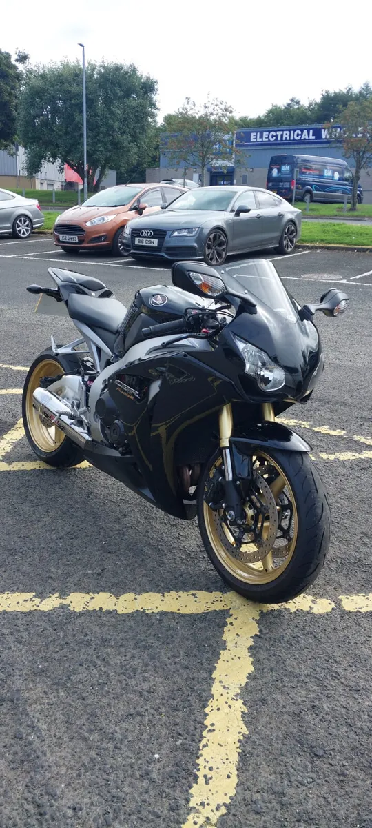 Honda CBR1000R Fireblade - Image 2