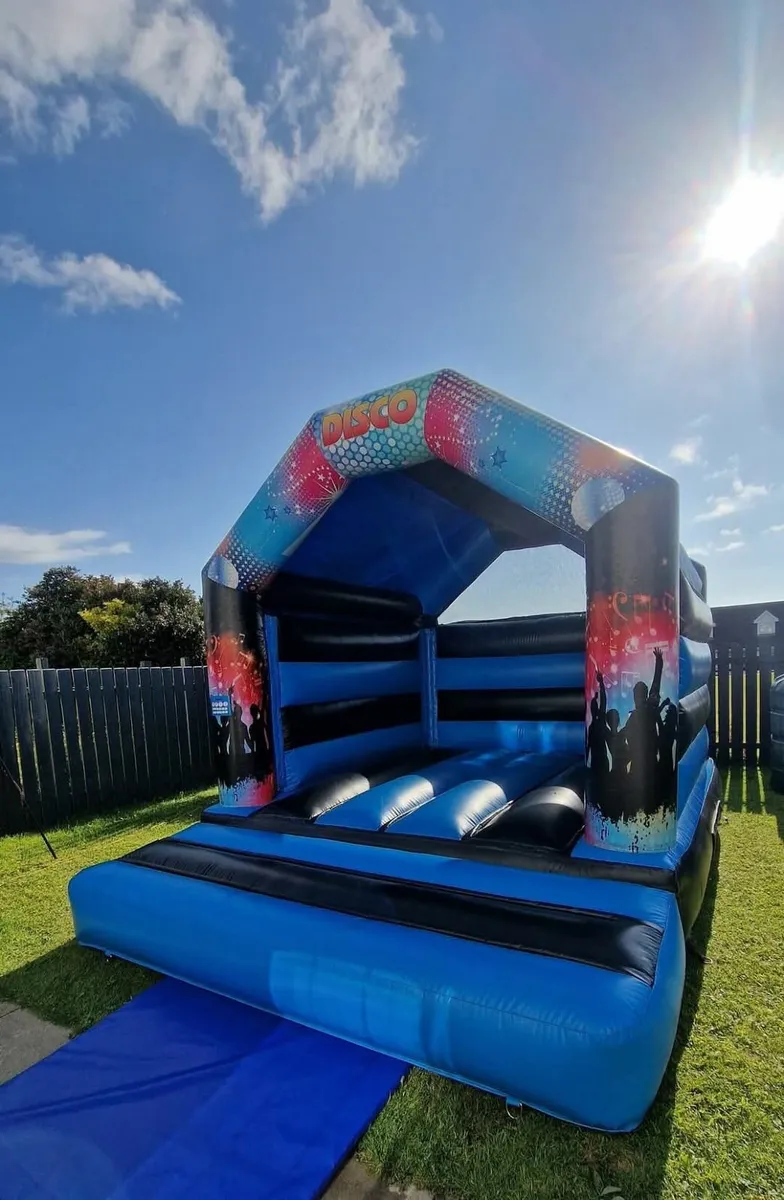 Bouncy castle - Image 1