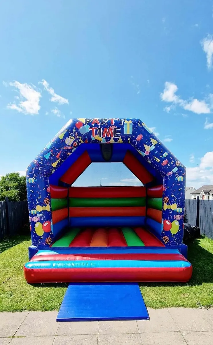 Bouncy castle - Image 3