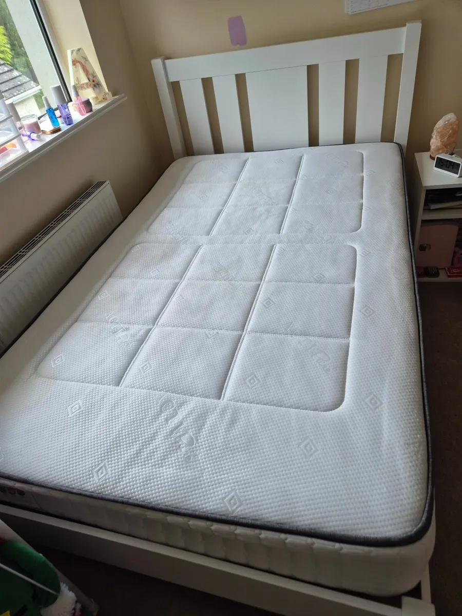 3/4 white bed - Image 1