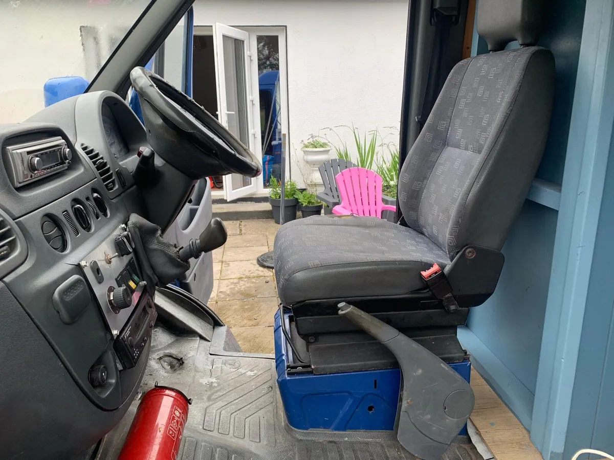 Mercedes starter camper conversion - Image 2