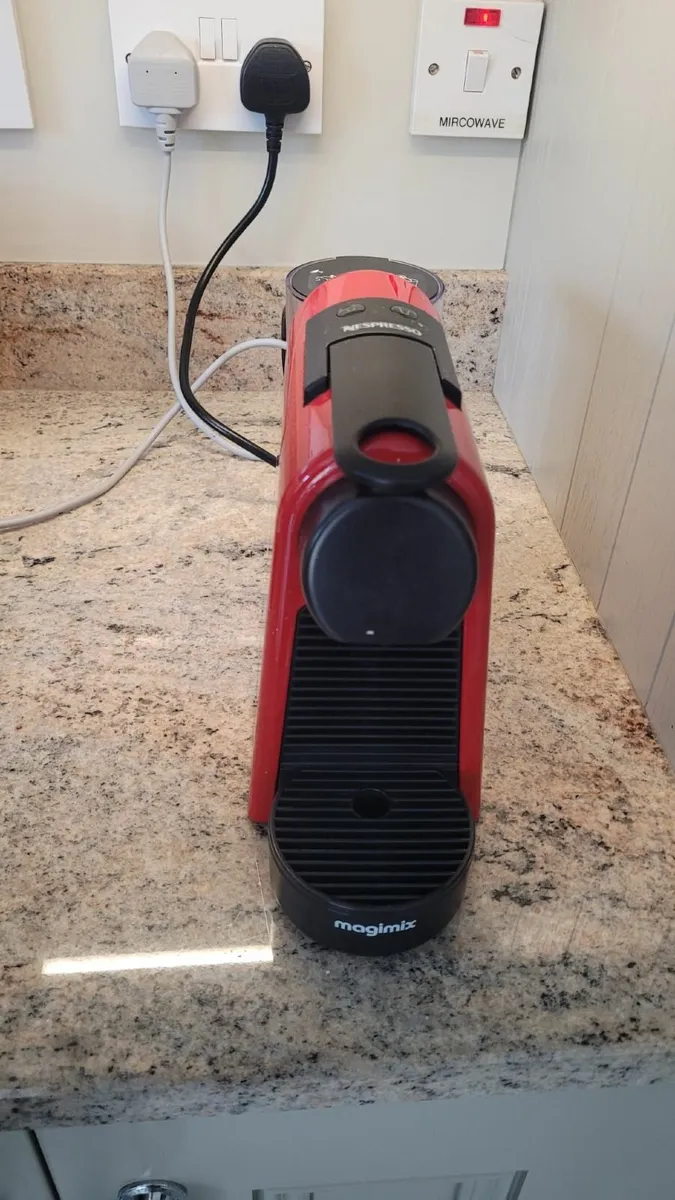 Nespresso Coffee Machine and Milk Frother - Image 3