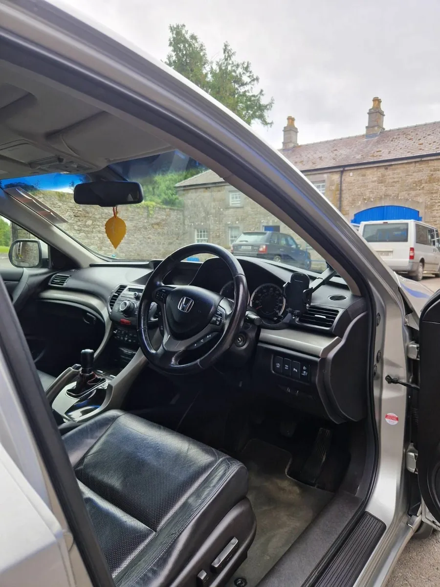 Honda Accord 2.2d - Image 2