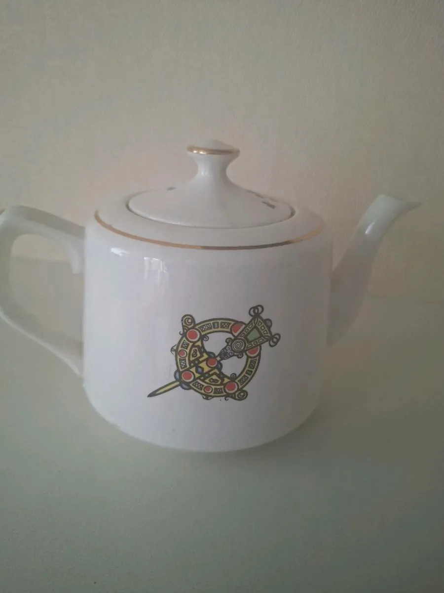 Carraigaline Small Teapot - Image 2