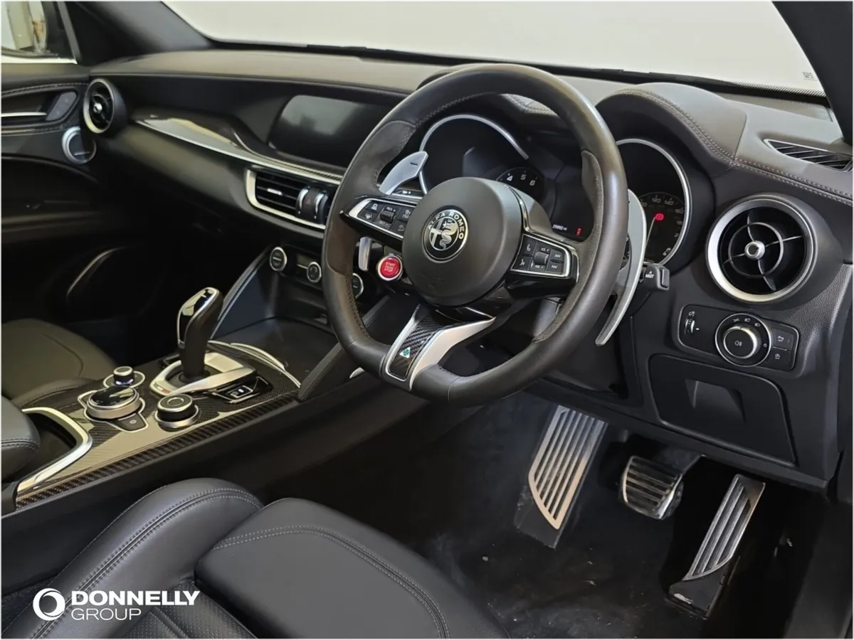 Alfa Romeo Stelvio Estate Quadrifoglio - Image 4