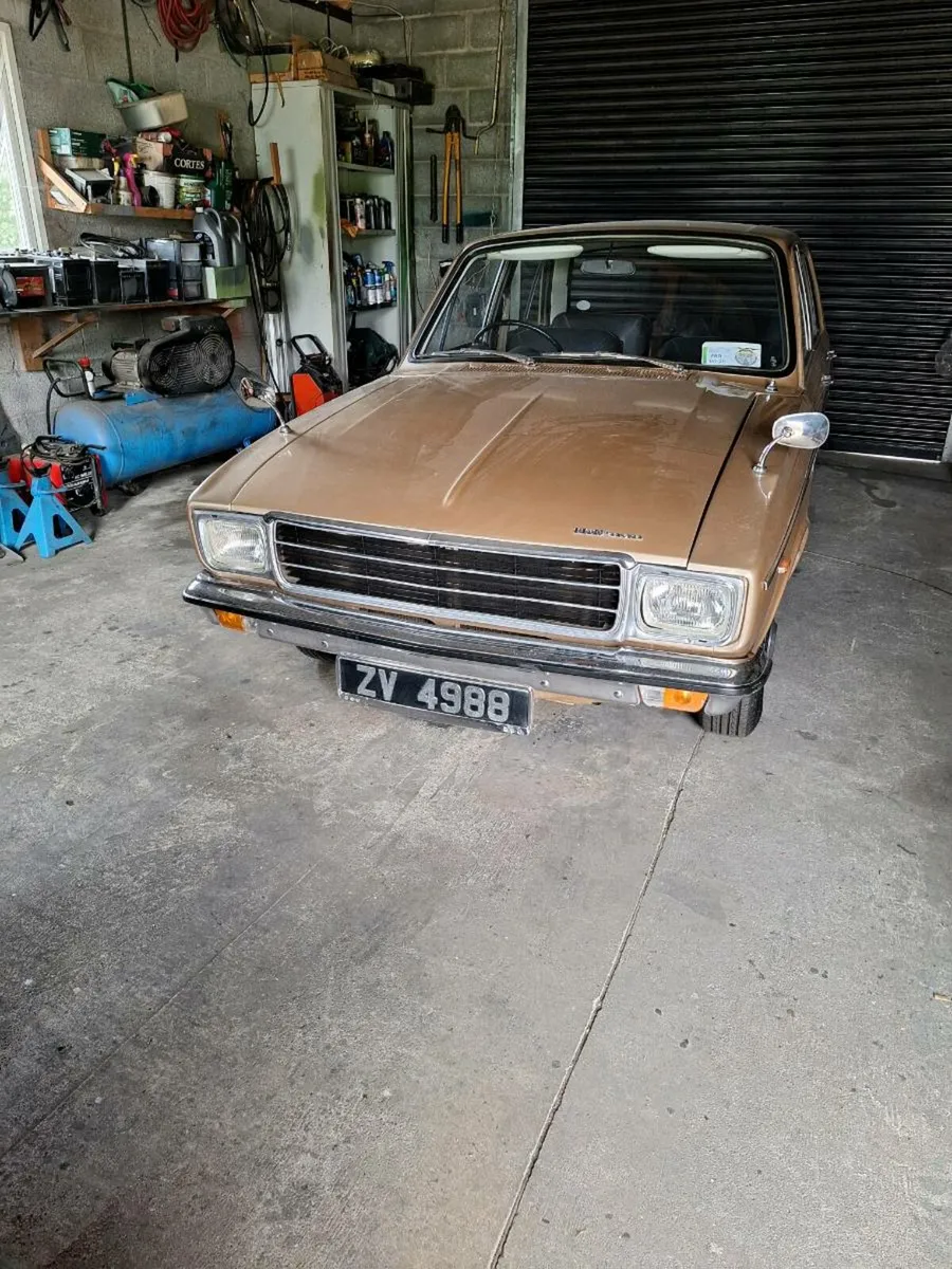 Vintage Car - Image 1