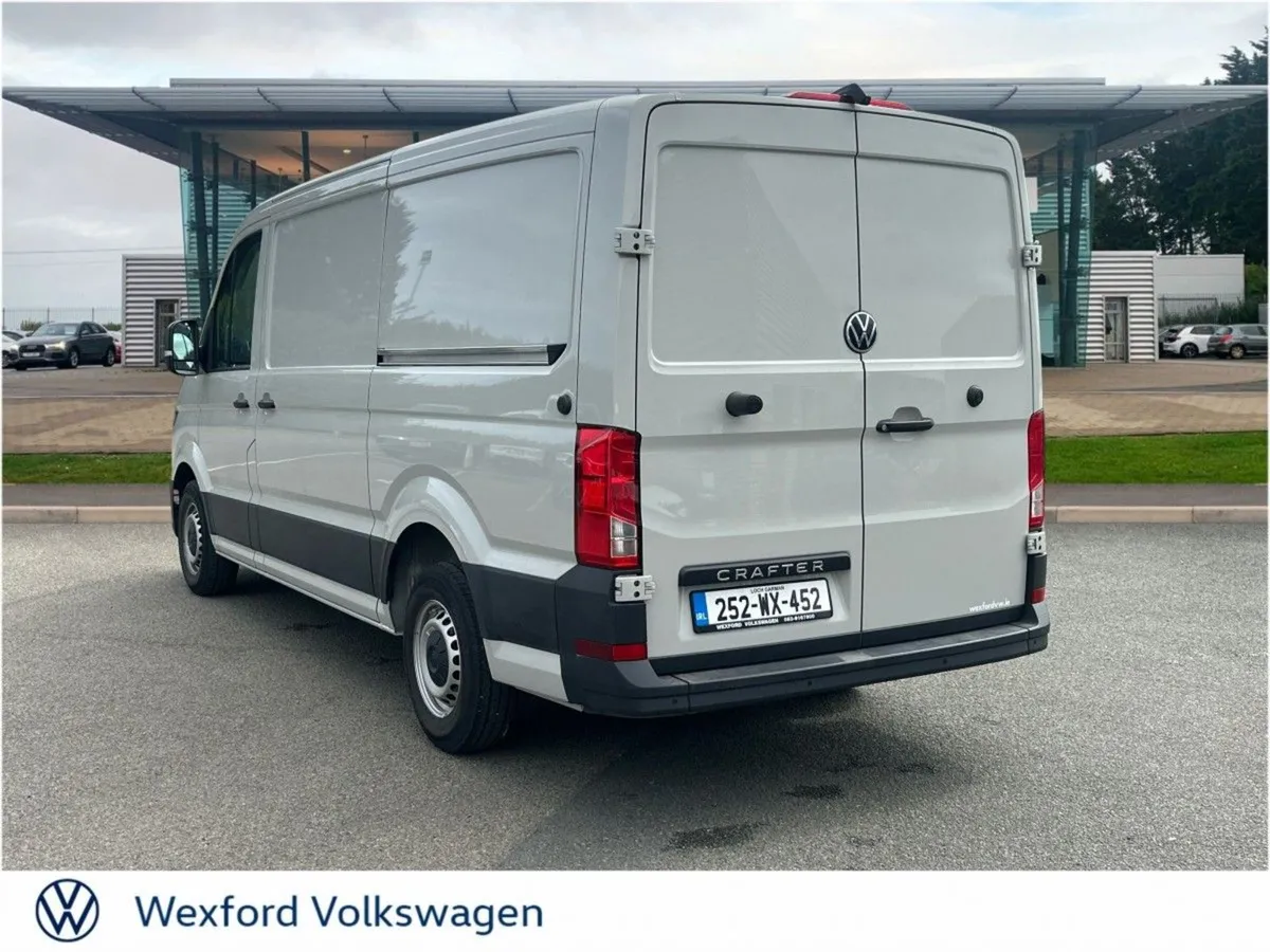 Volkswagen Crafter 30 Highline MWB 2.0tdi 140HP M - Image 4