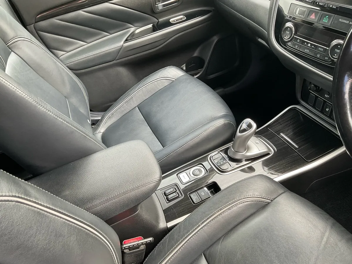 Car - Image 4