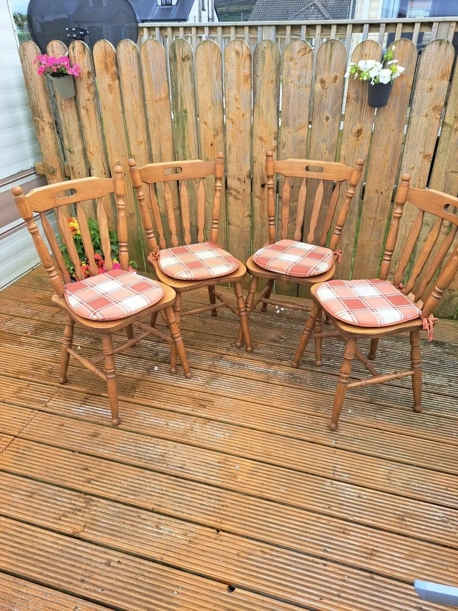 4 dining chairs.